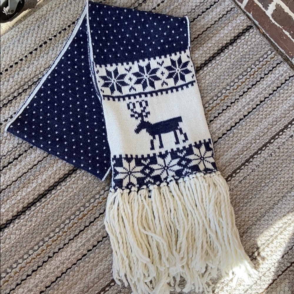 In Love by Carling scarf. NWT